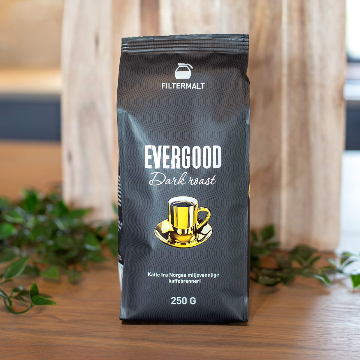 Pose med Evergood Dark Roast filtermalt kaffe, 250 gram