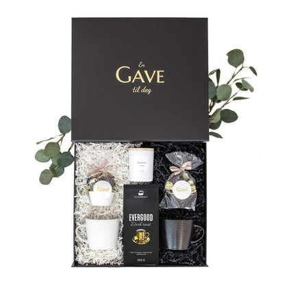 Gave til han og henne med sjokolader, duftlys, kopper og kaffe i en eksklusiv gaveeske.