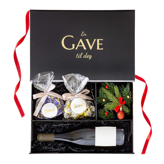 Wine for You i julevariant med granbar og sjokolade i sort gaveeske, en festlig julegave med vin