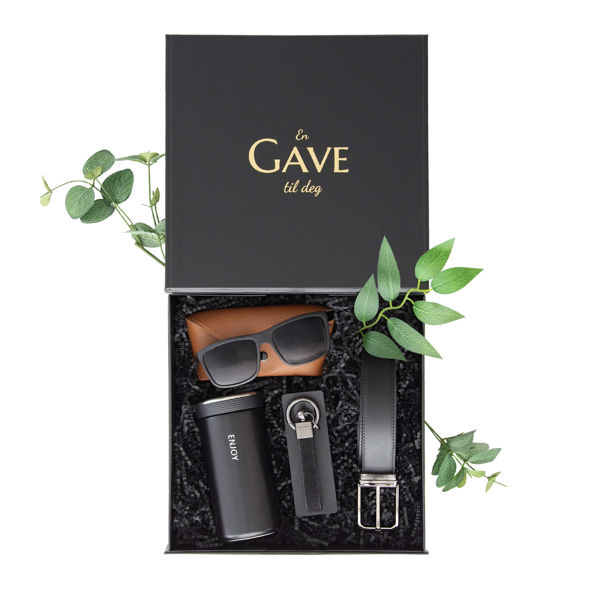 Gave til han med belte, solbriller med etui, termokopp og nøkkelring i en elegant gaveeske.