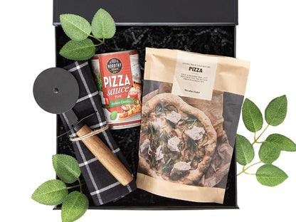 Gaveeske med pizza relaterte produkter som passer likke godt til han som henne.