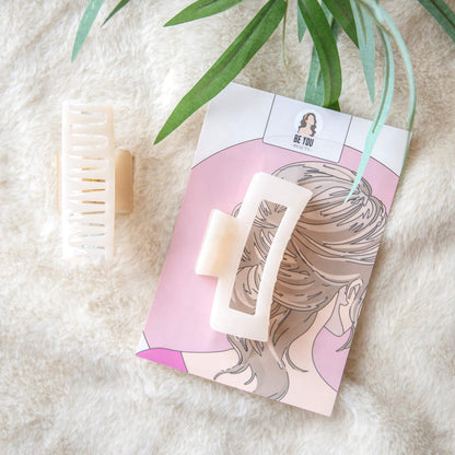 Hvite hårklyper fra Be You Beauty i stilrent design