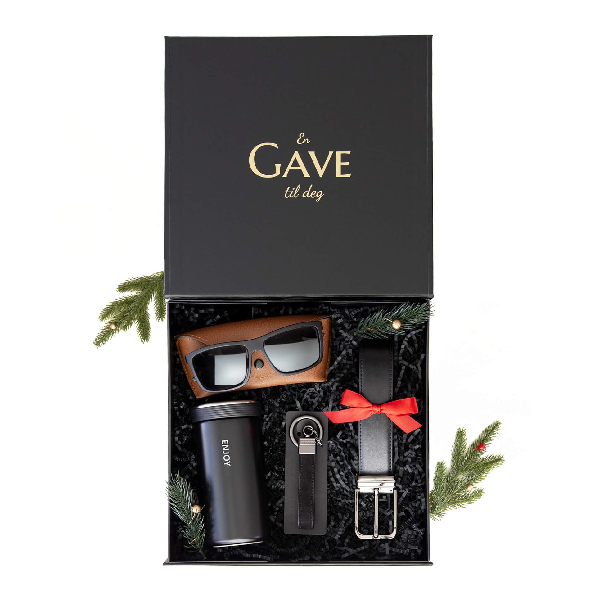 Julegave til han med termokopp, belte, solbriller og nøkkelring. Alt i en elegant åpen svart gaveeske.