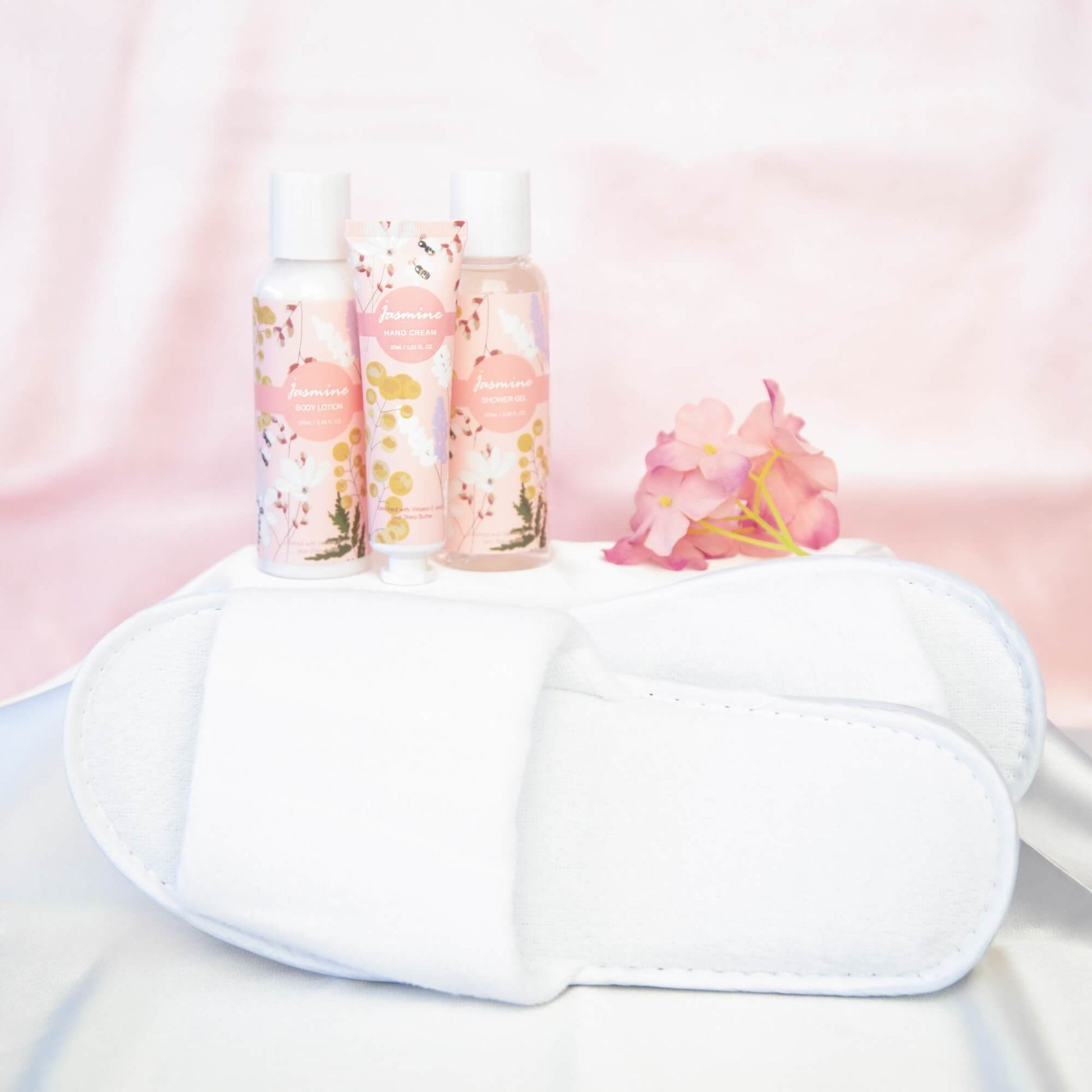 Fint display av produkter i gavesettet Spa essentials.