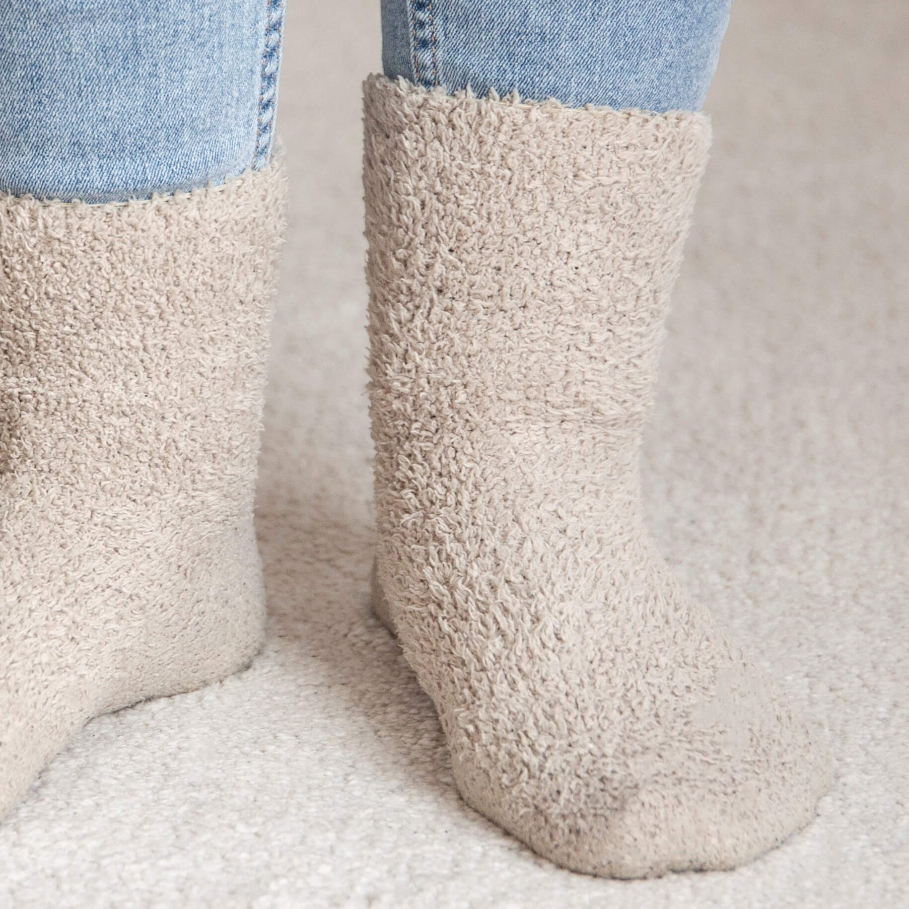 Supermyke beige sokker til henne